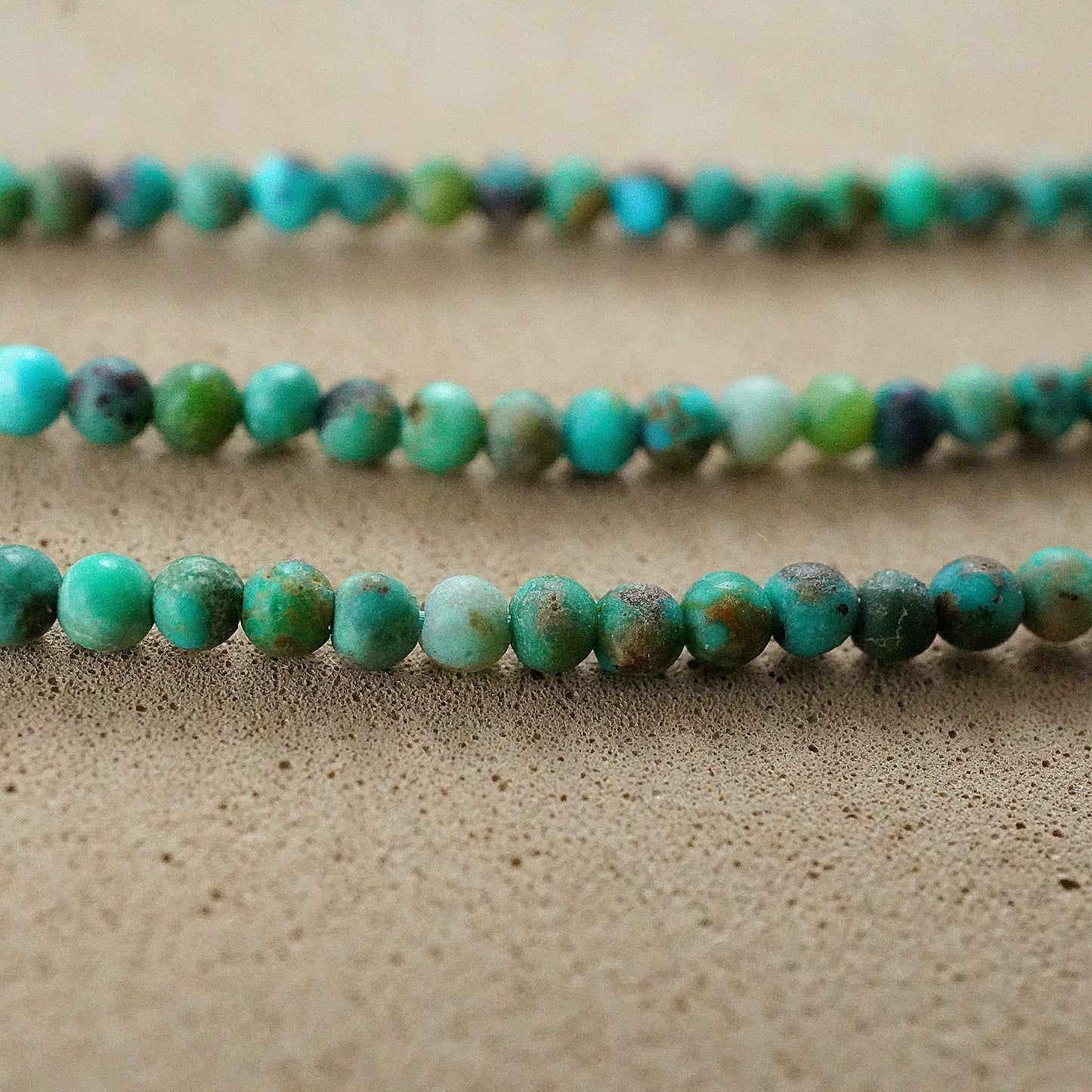 Turquoise (Round)(Smooth)(Medium-Grade)(2mm)(15"Strand)