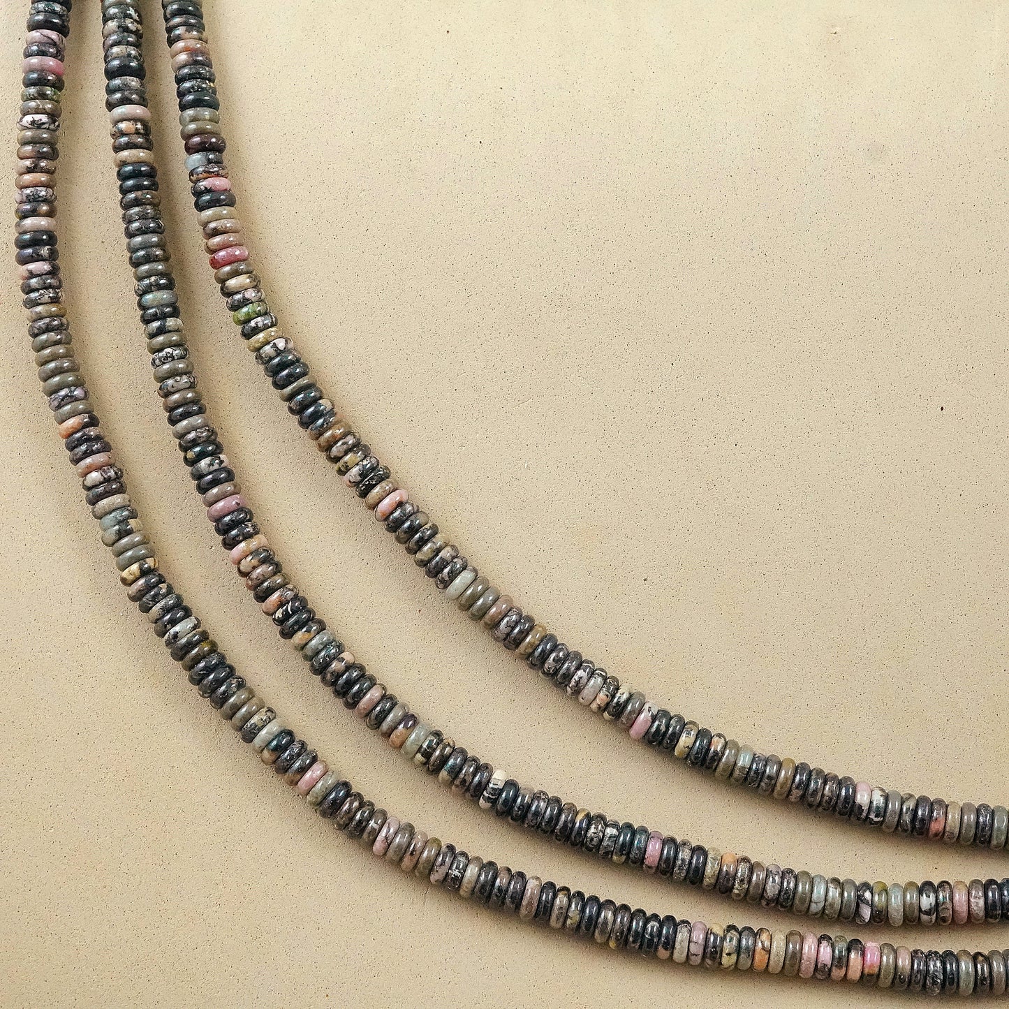 Rhodonite (Rondelle)(Smooth)(6mmx2mm)(15.5"Strand)