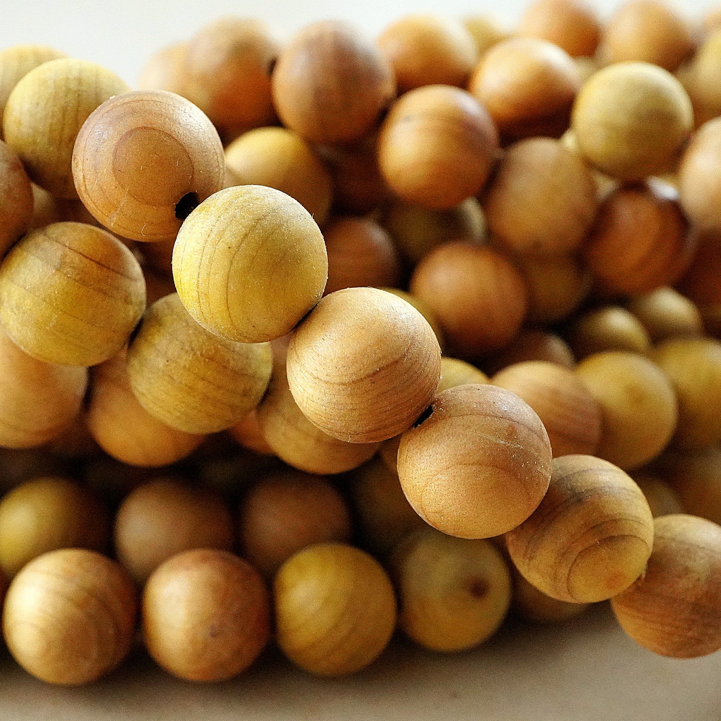 Cedar Wood (Round)(Matte)(6mm)(8mm)(10mm)(16"Strand)