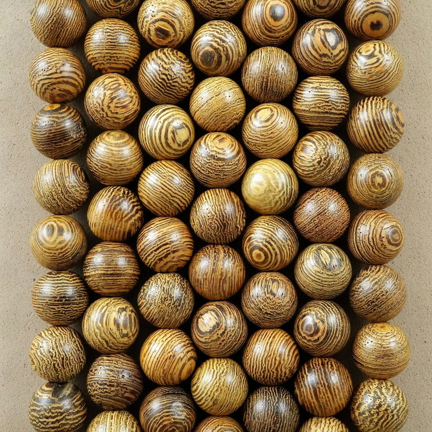 Wenge Wood (Round)(Smooth)(6mm)(8mm)(10mm)(12mm)(16"Strand)