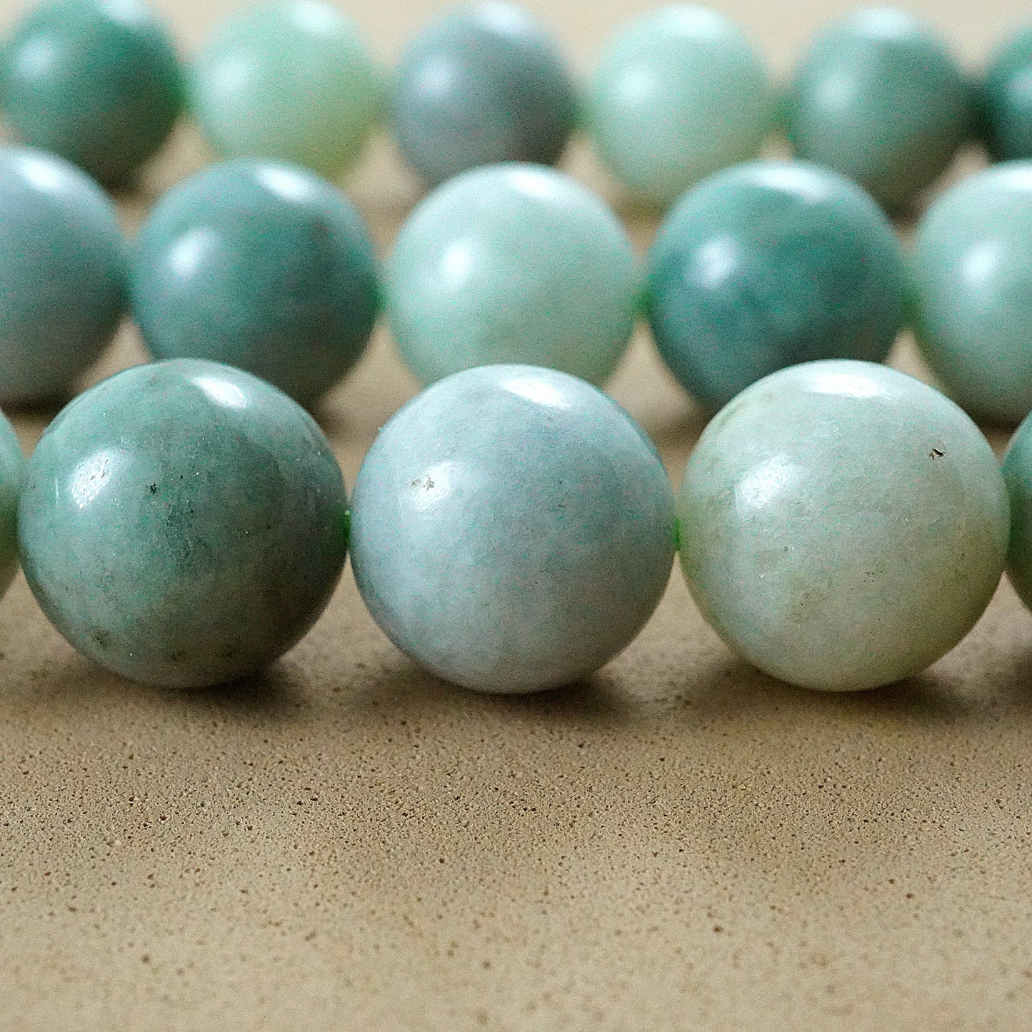 Green Burmese Jade (Round)(Smooth)(6mm)(8mm)(10mm)(12mm)(15"Strand)