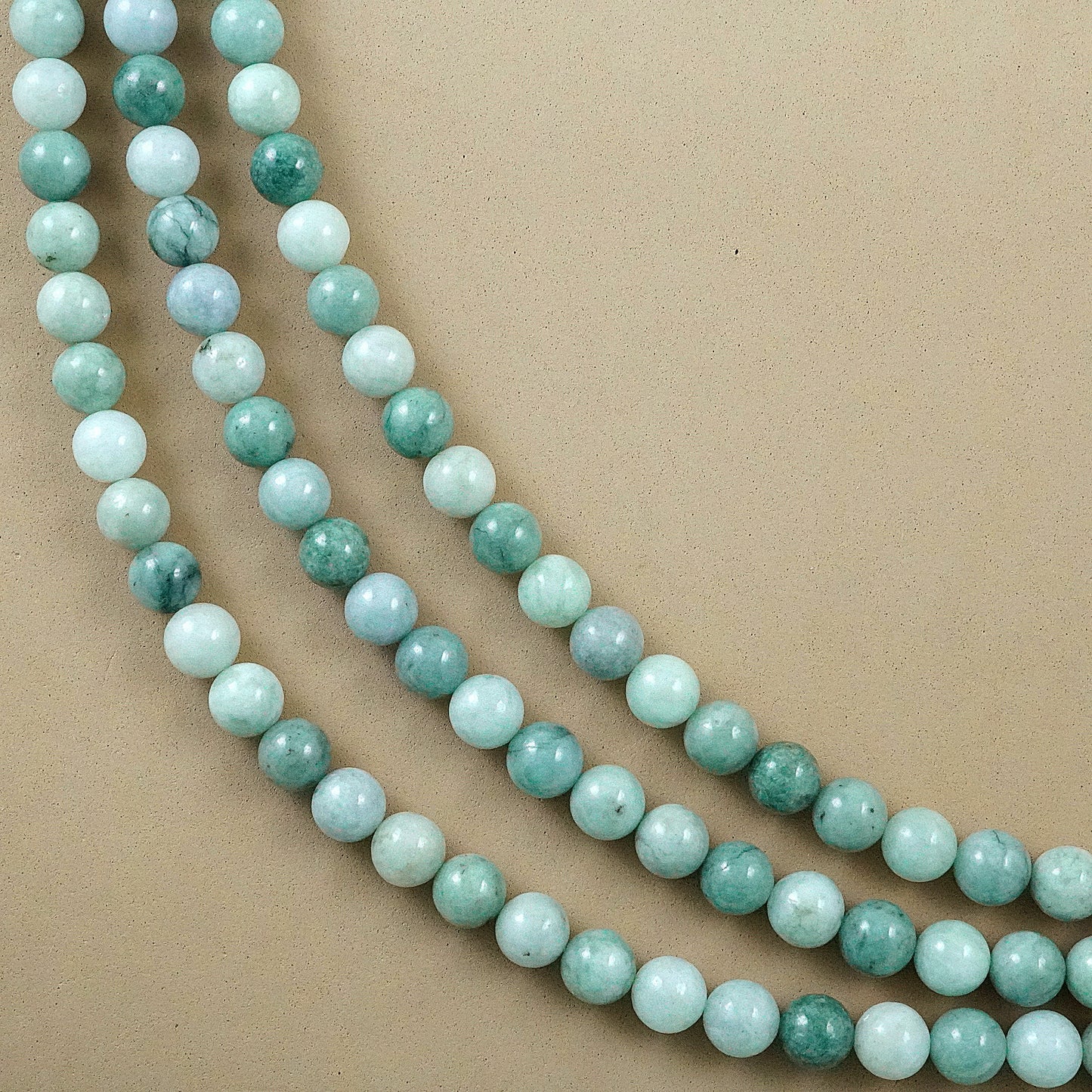 Green Burmese Jade (Round)(Smooth)(6mm)(8mm)(10mm)(12mm)(15"Strand)