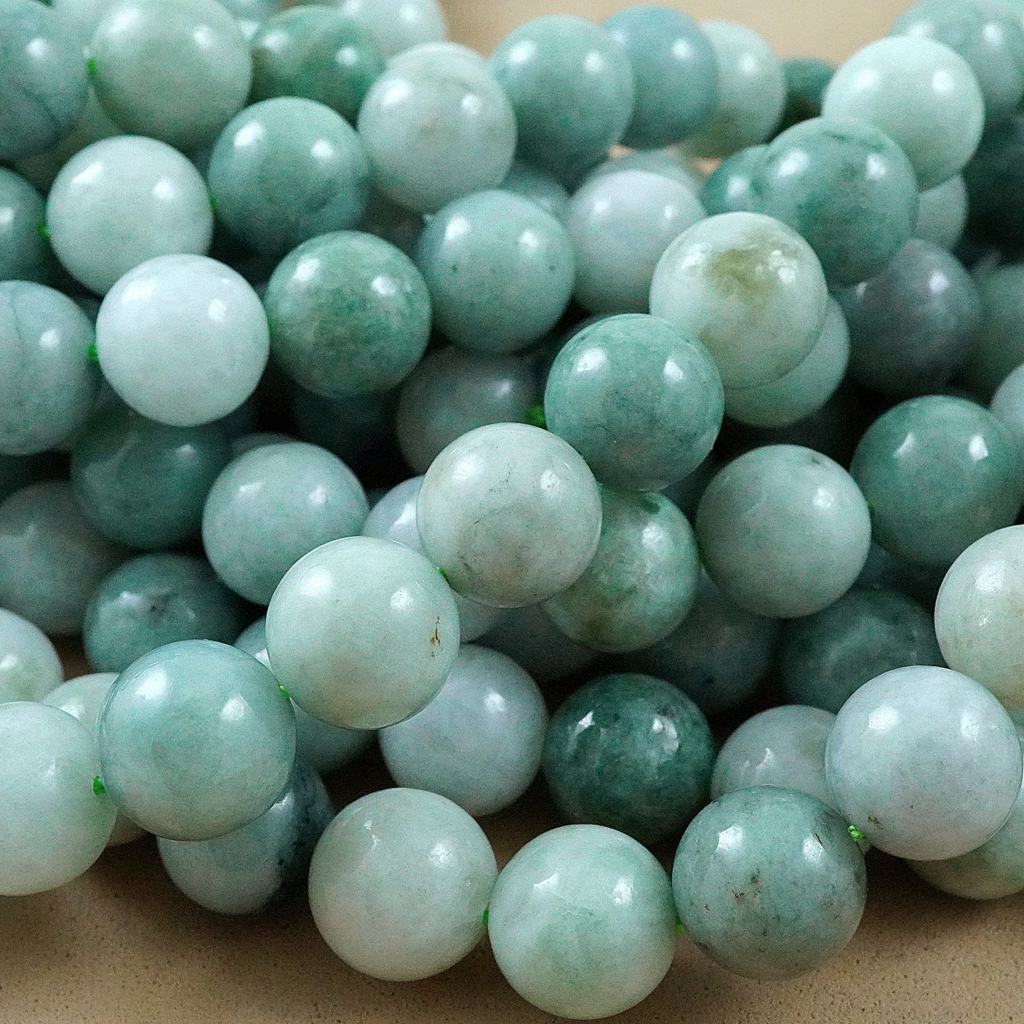 Green Burmese Jade (Round)(Smooth)(6mm)(8mm)(10mm)(12mm)(15"Strand)