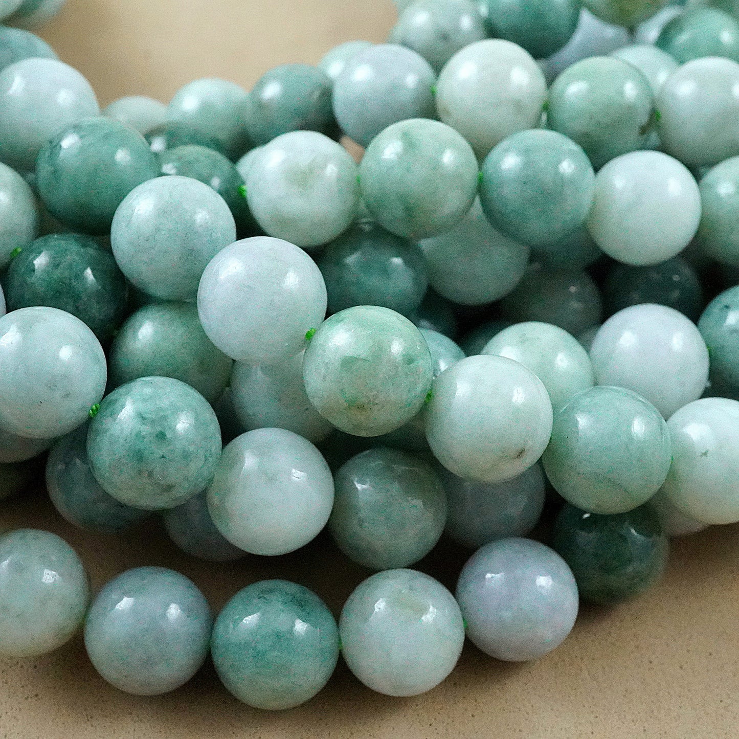 Green Burmese Jade (Round)(Smooth)(6mm)(8mm)(10mm)(12mm)(15"Strand)