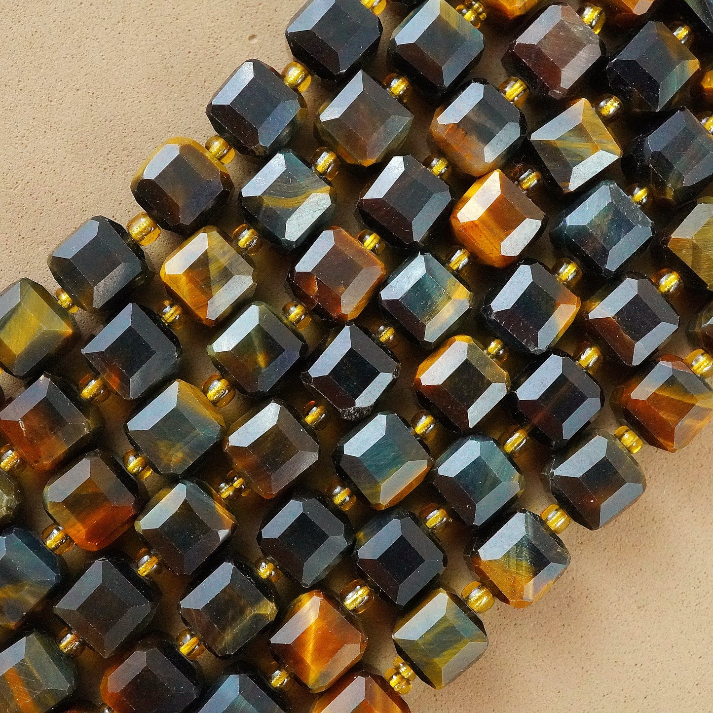 Hawk's Eye (Cube)(Faceted)(8mm)(15"Strand)