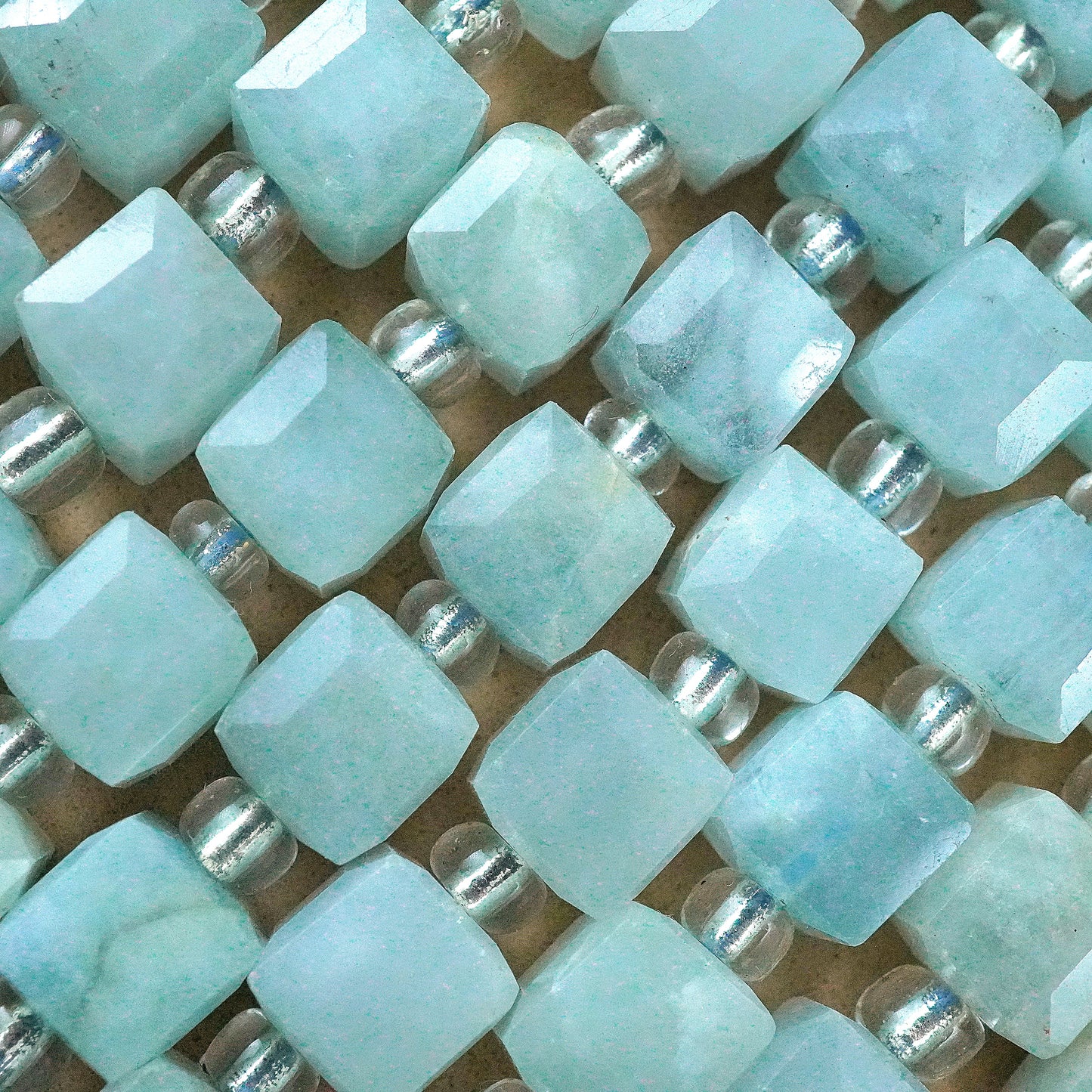 Aquamarine (Cube)(Faceted)(8mm)(15"Strand)