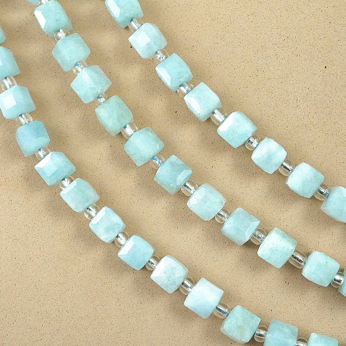 Aquamarine (Cube)(Faceted)(8mm)(15"Strand)