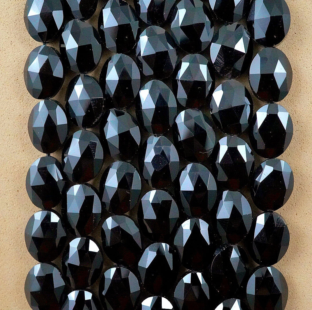 Black Onyx (Oval)(Faceted)(8x10mm)(15"Strand)