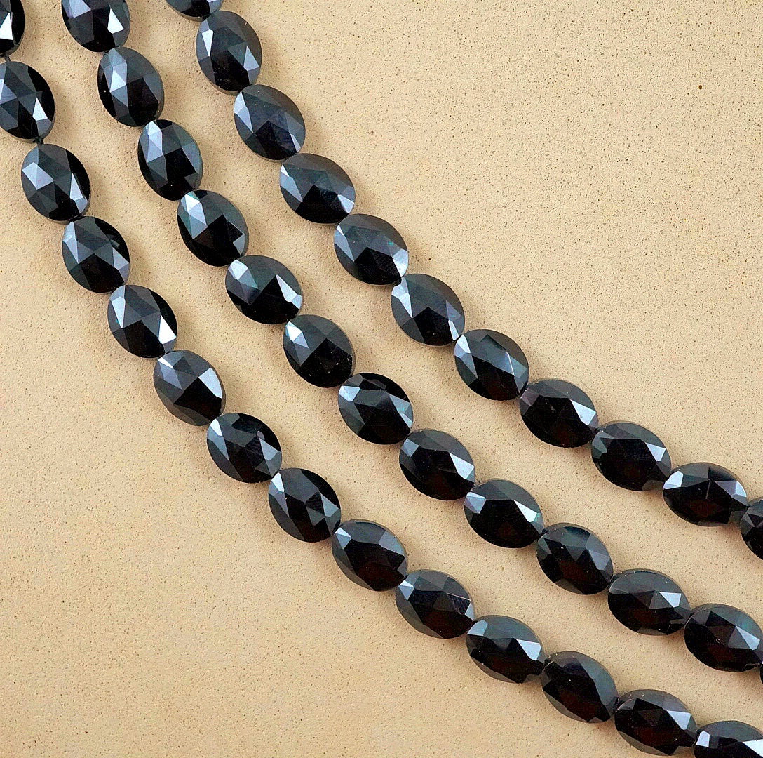 Black Onyx (Oval)(Faceted)(8x10mm)(15"Strand)