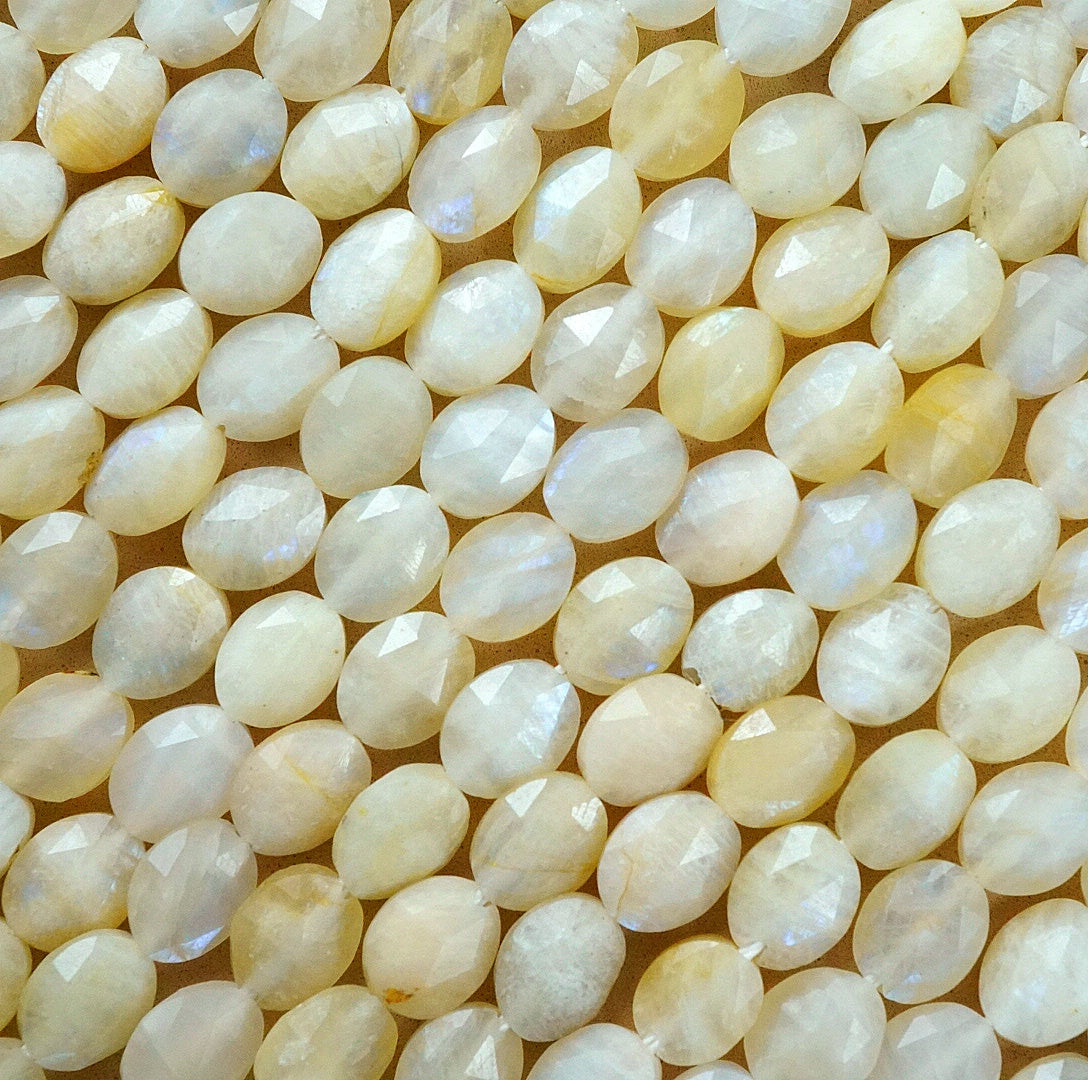 White Moonstone (Oval)(Faceted)(8x10mm)(15"Strand)