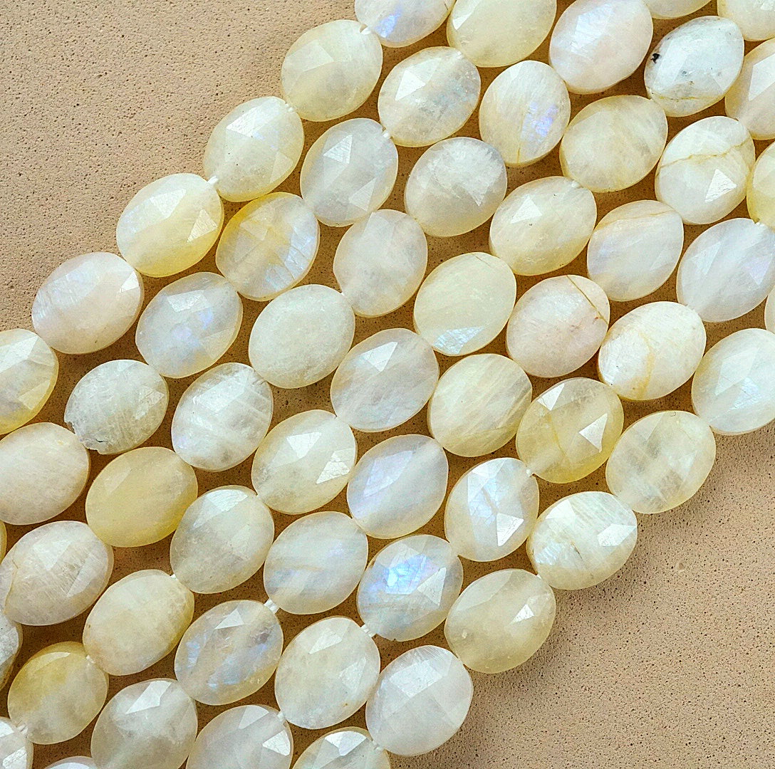 White Moonstone (Oval)(Faceted)(8x10mm)(15"Strand)