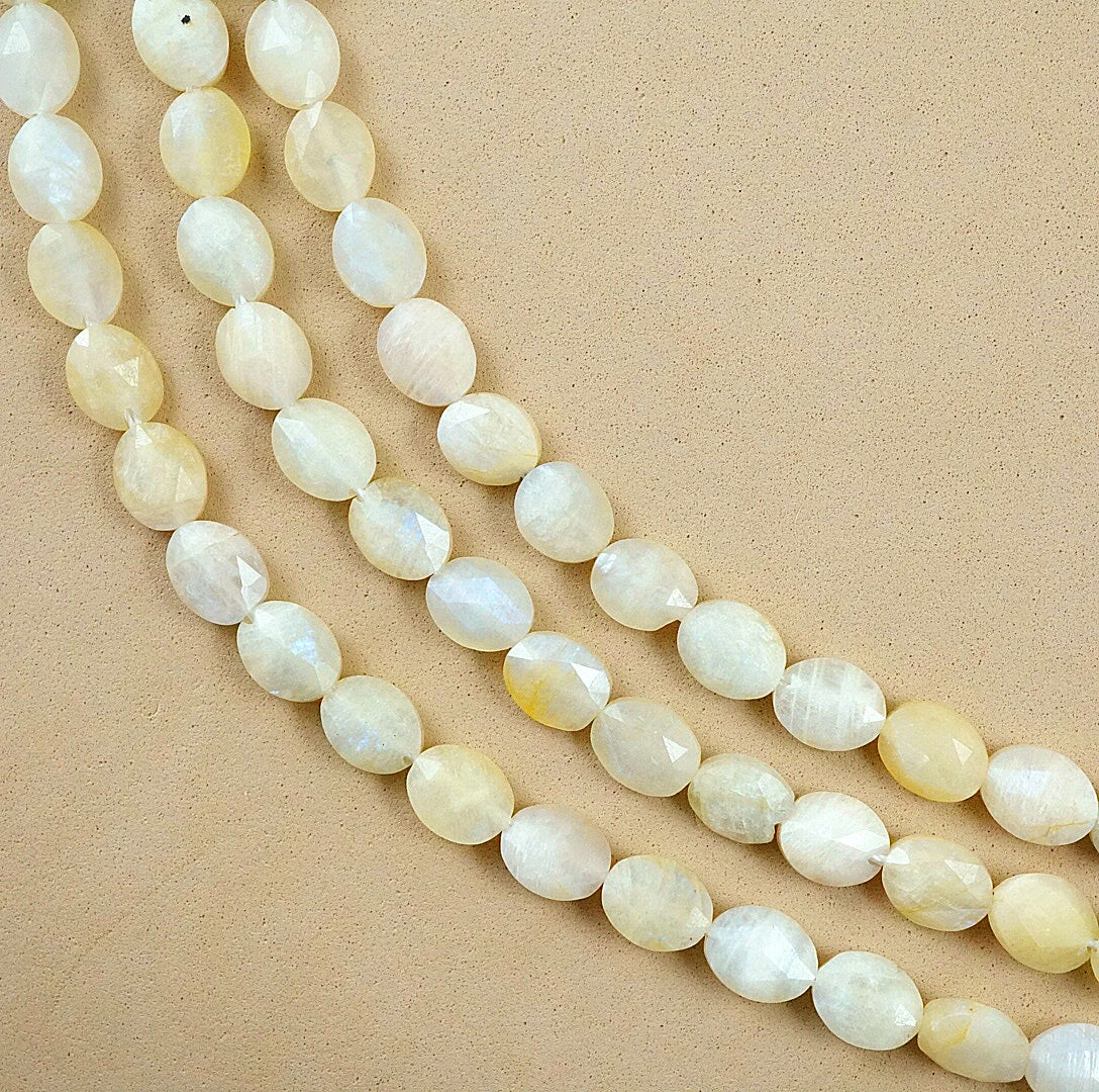 White Moonstone (Oval)(Faceted)(8x10mm)(15"Strand)