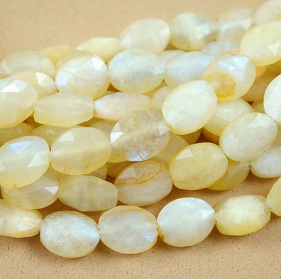 White Moonstone (Oval)(Faceted)(8x10mm)(15"Strand)