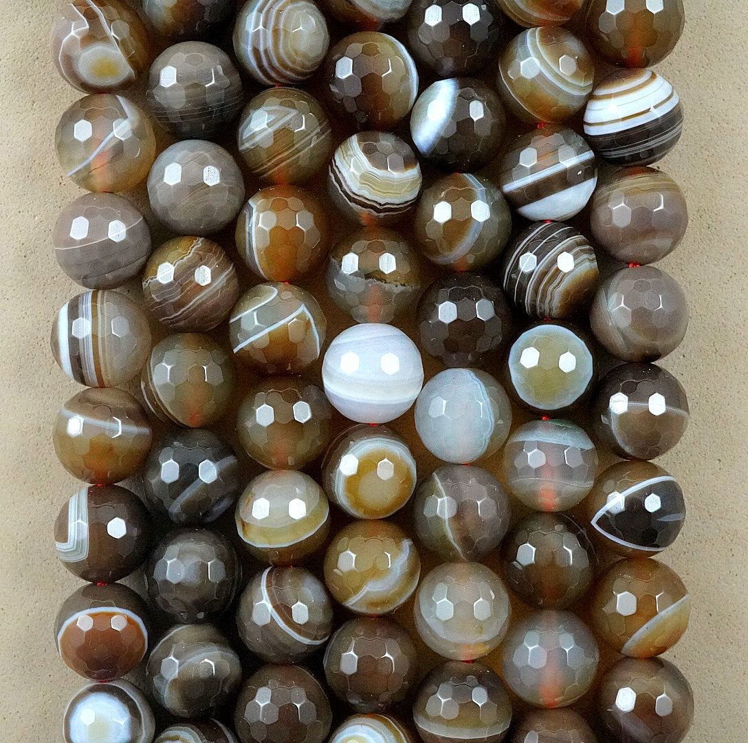Sardonyx (Round)(Faceted)(4mm)(6mm)(8mm)(10mm)(16"Strand)