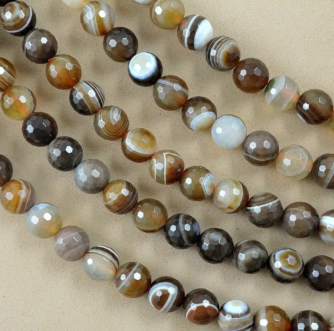 Sardonyx (Round)(Faceted)(4mm)(6mm)(8mm)(10mm)(16"Strand)