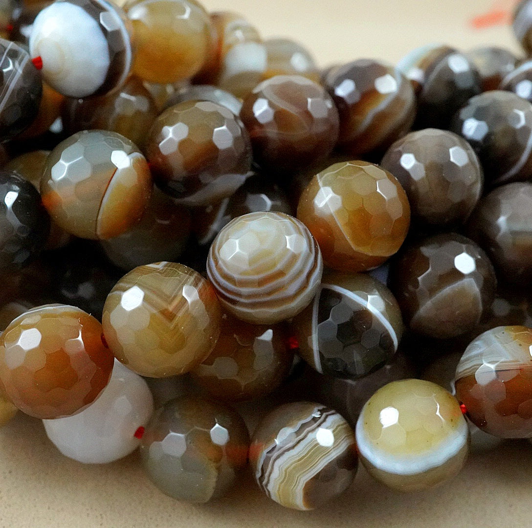 Sardonyx (Round)(Faceted)(4mm)(6mm)(8mm)(10mm)(16"Strand)