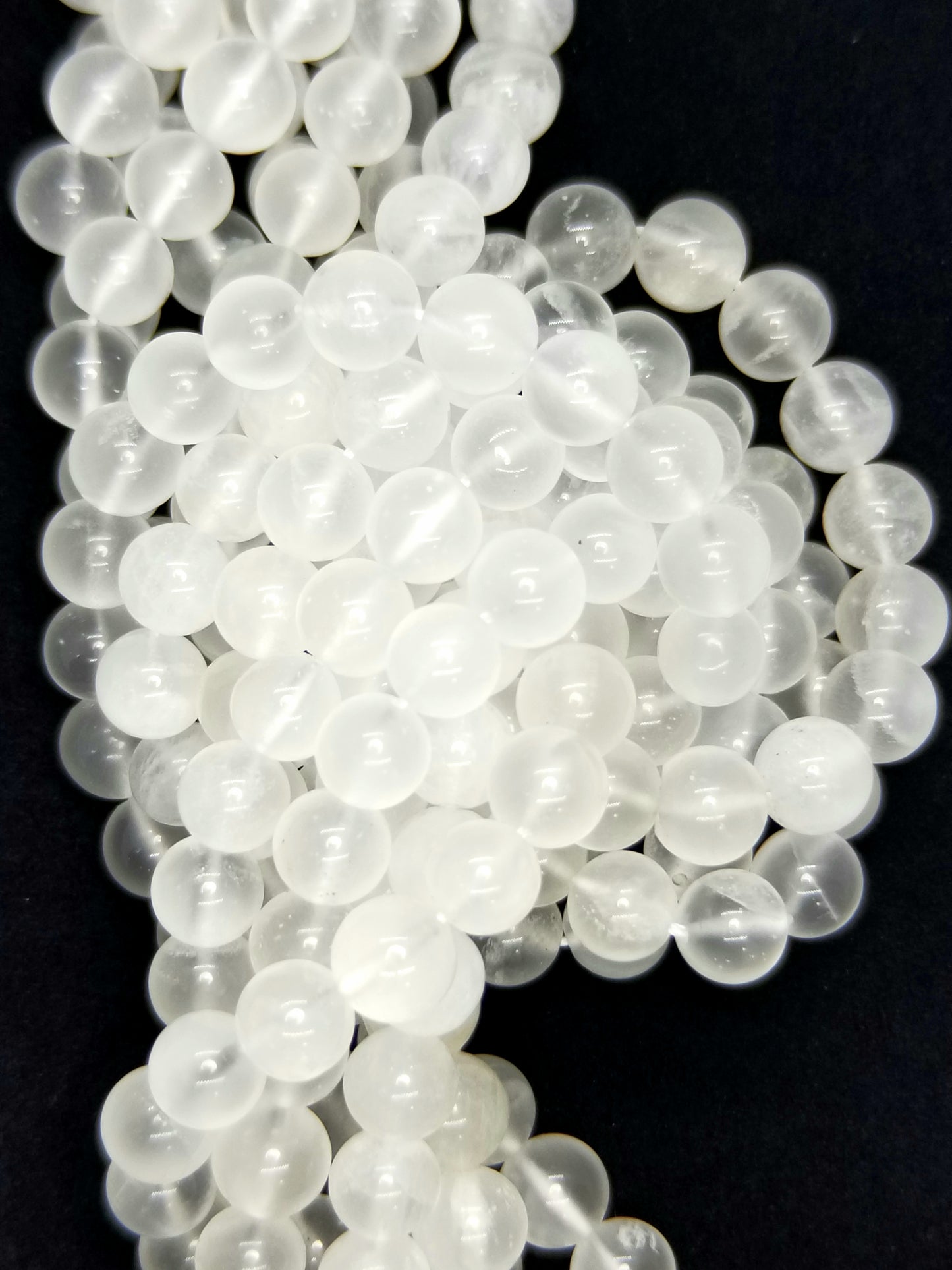 Snow Quartz (Round)(Smooth)(16"Strand)