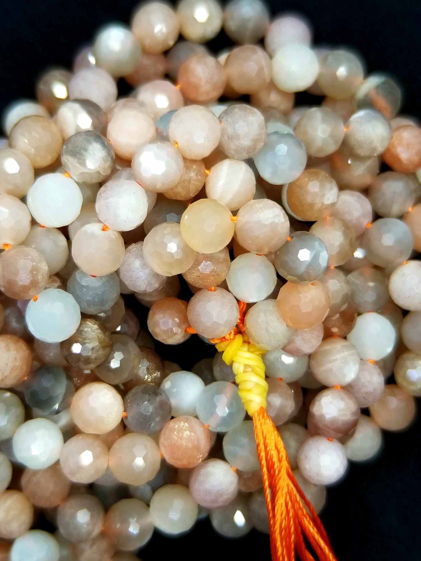 Mix Moonstone (Round)(Faceted)(16"Strand)