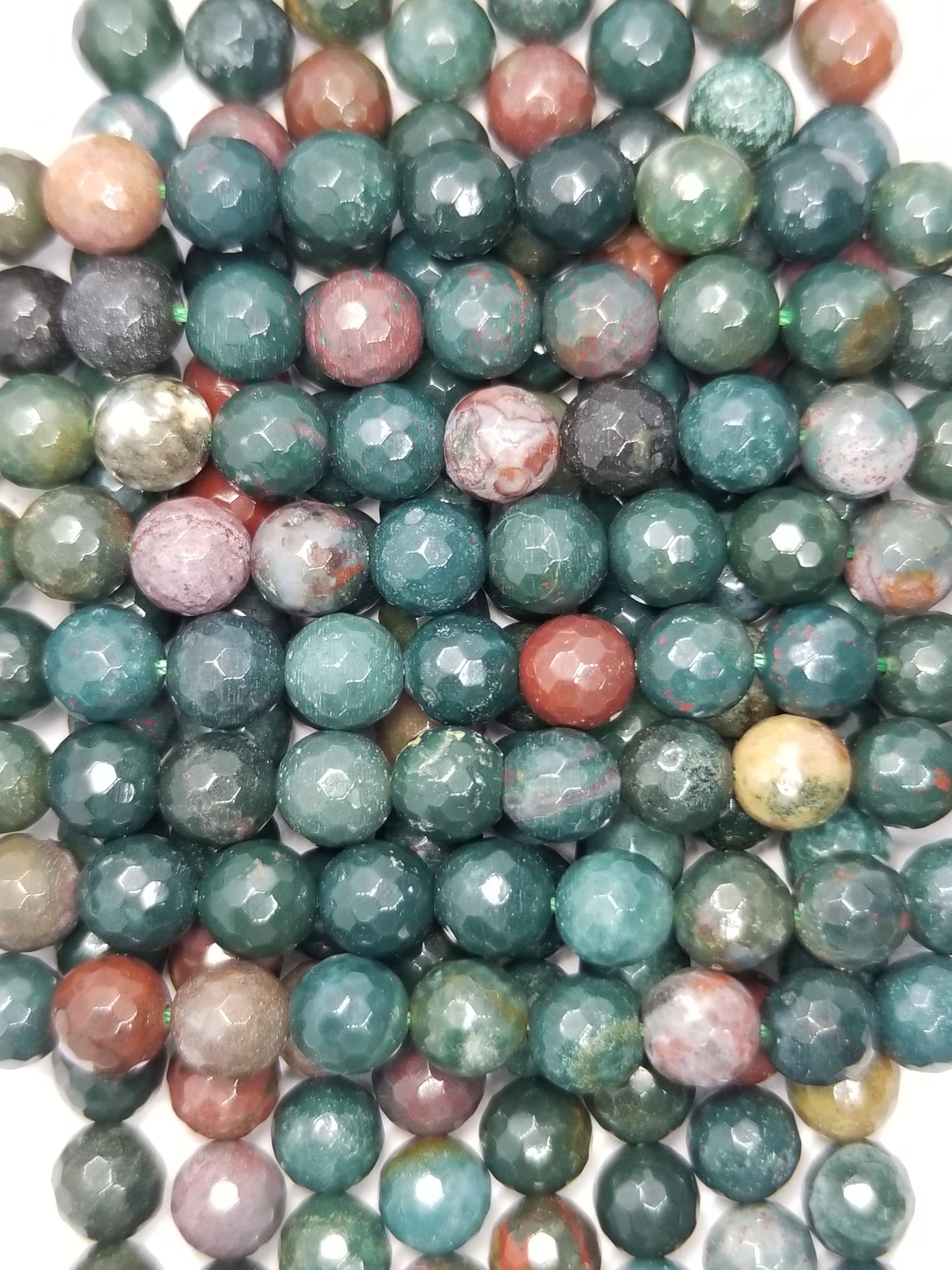 Blood Stone (Round)(Faceted)(16"Strand)