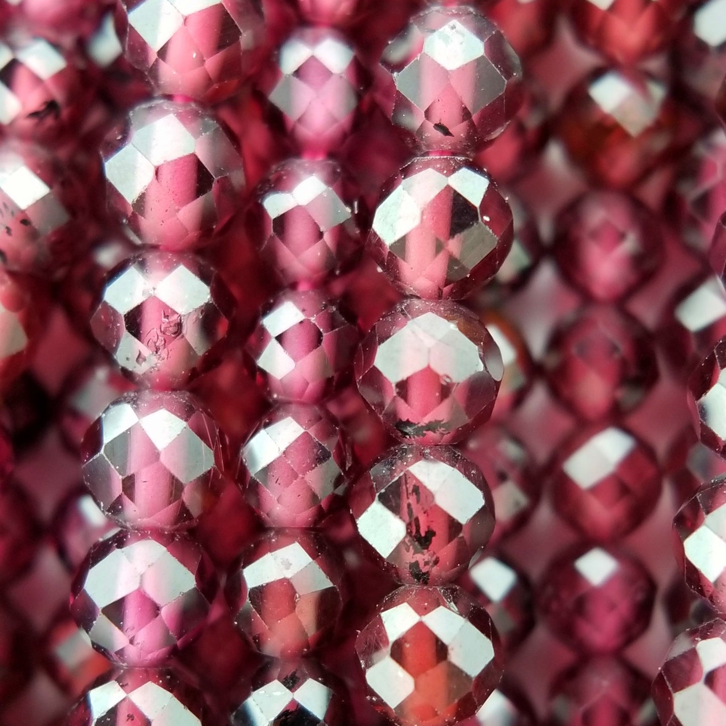 Red Garnet (Round)(Micro)(Faceted)(2.5mm)(15"Strand)