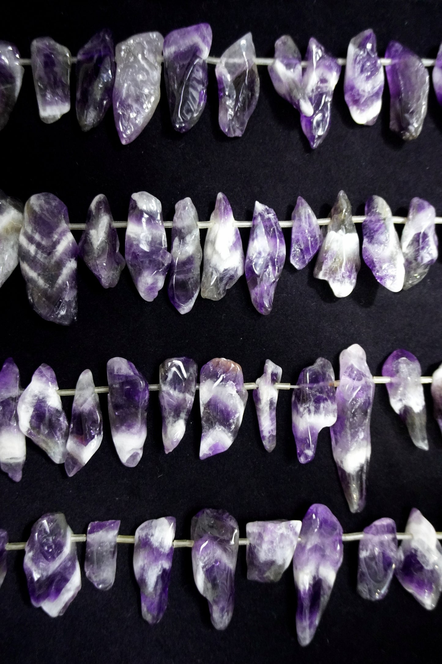 Chevron Amethyst Points (Free Form)(Points)(16"Strand)