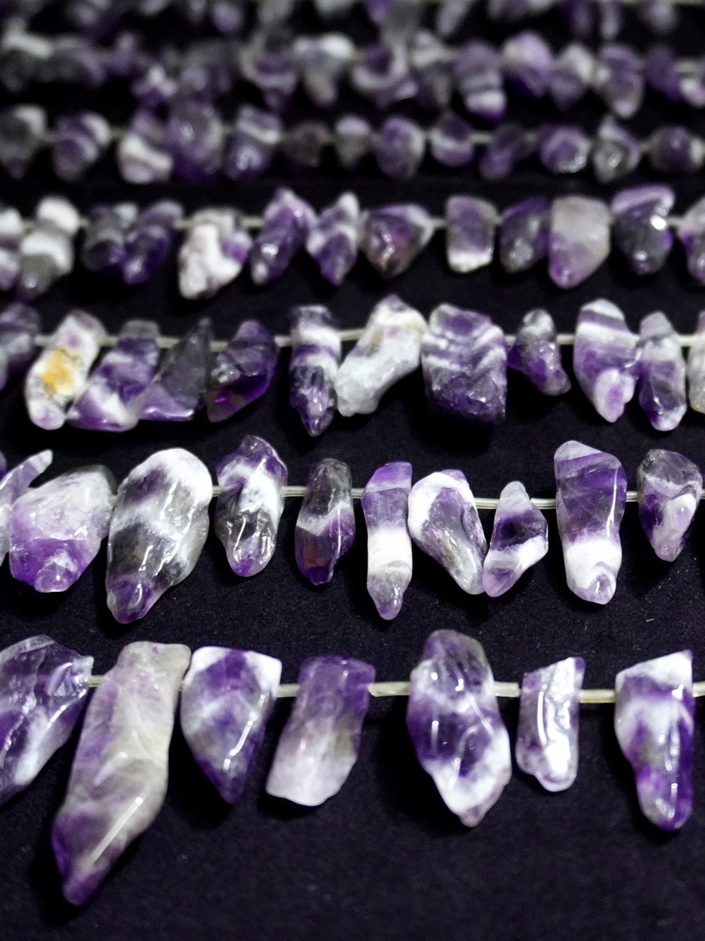 Chevron Amethyst Points (Free Form)(Points)(16"Strand)