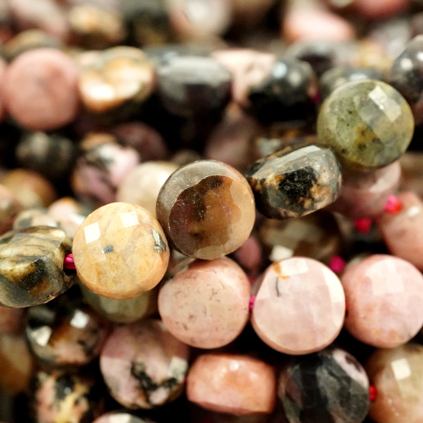 Rhodonite (Coin)(Micro)(Faceted)(6×4mm)(15"Strand)