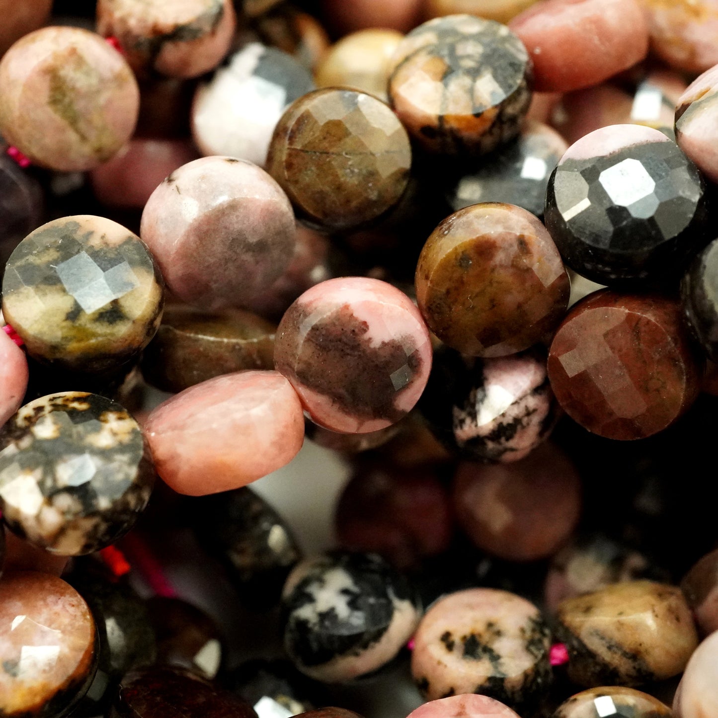 Rhodonite (Coin)(Micro)(Faceted)(6×4mm)(15"Strand)