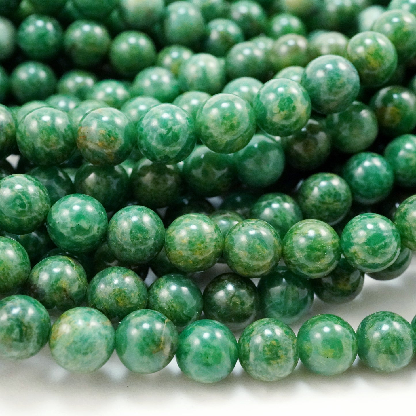 African Jade (Round)(Smooth)(4mm)(6mm)(8mm)(10mm)(16"Strand)