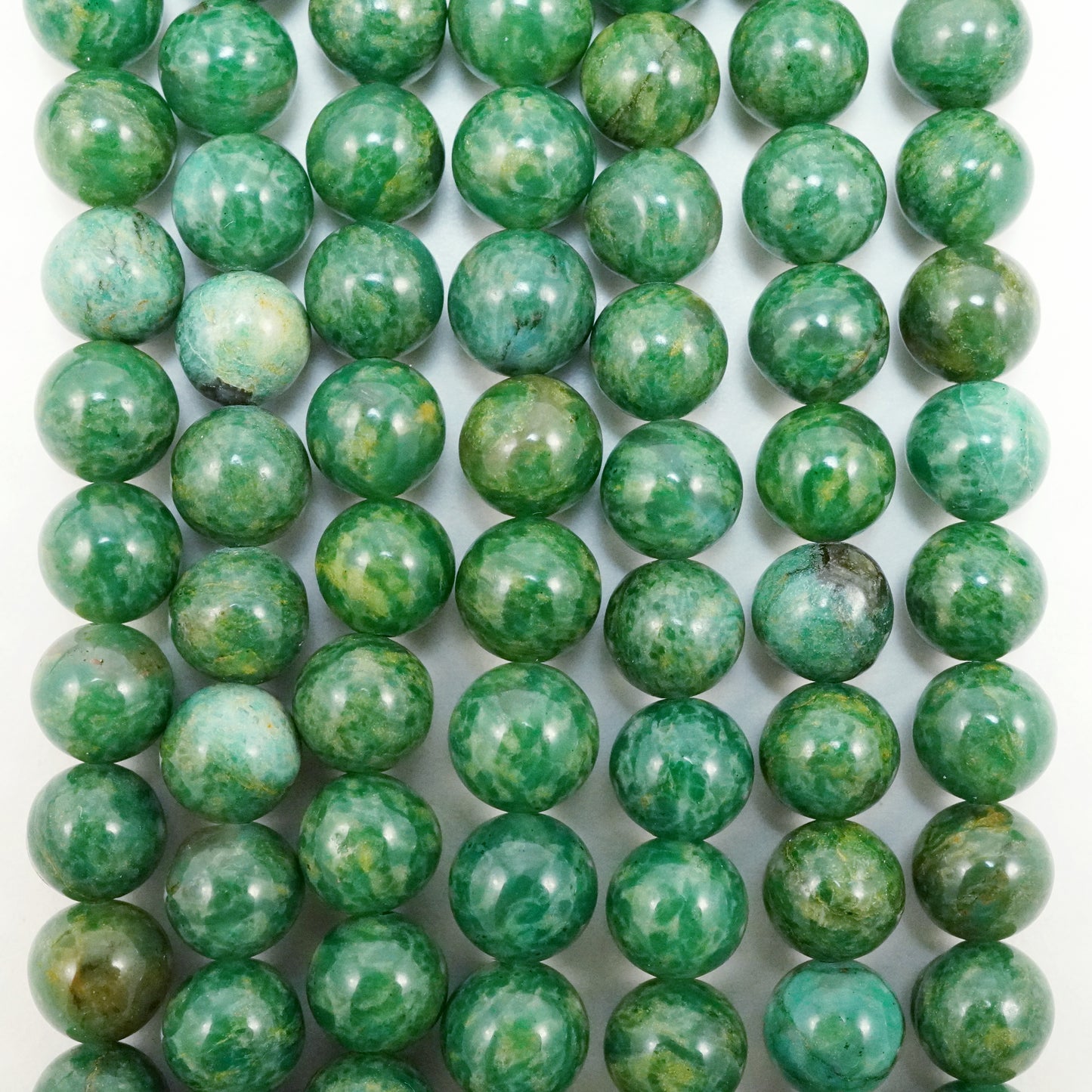 African Jade (Round)(Smooth)(4mm)(6mm)(8mm)(10mm)(16"Strand)