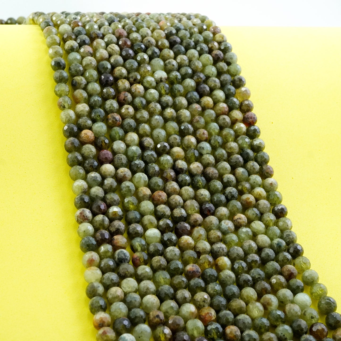 Green Garnet (Round)(Faceted)(4mm)(5mm)(6mm)(7mm)(8mm)(10mm)(16"Strand)