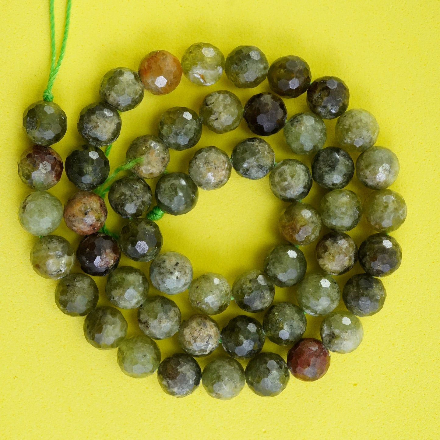 Green Garnet (Round)(Faceted)(4mm)(5mm)(6mm)(7mm)(8mm)(10mm)(16"Strand)