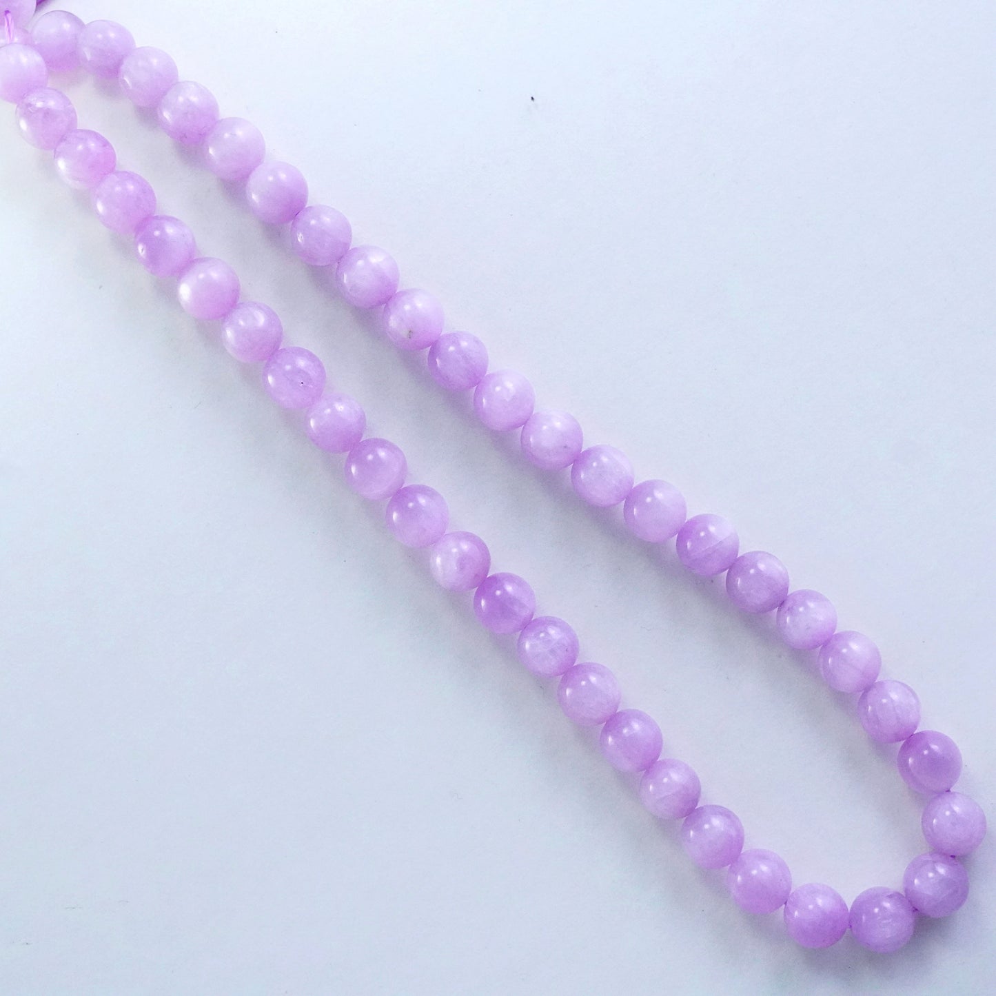 Kunzite (AAA)(Round)(Smooth)(6mm)(8mm)(16"Strand)