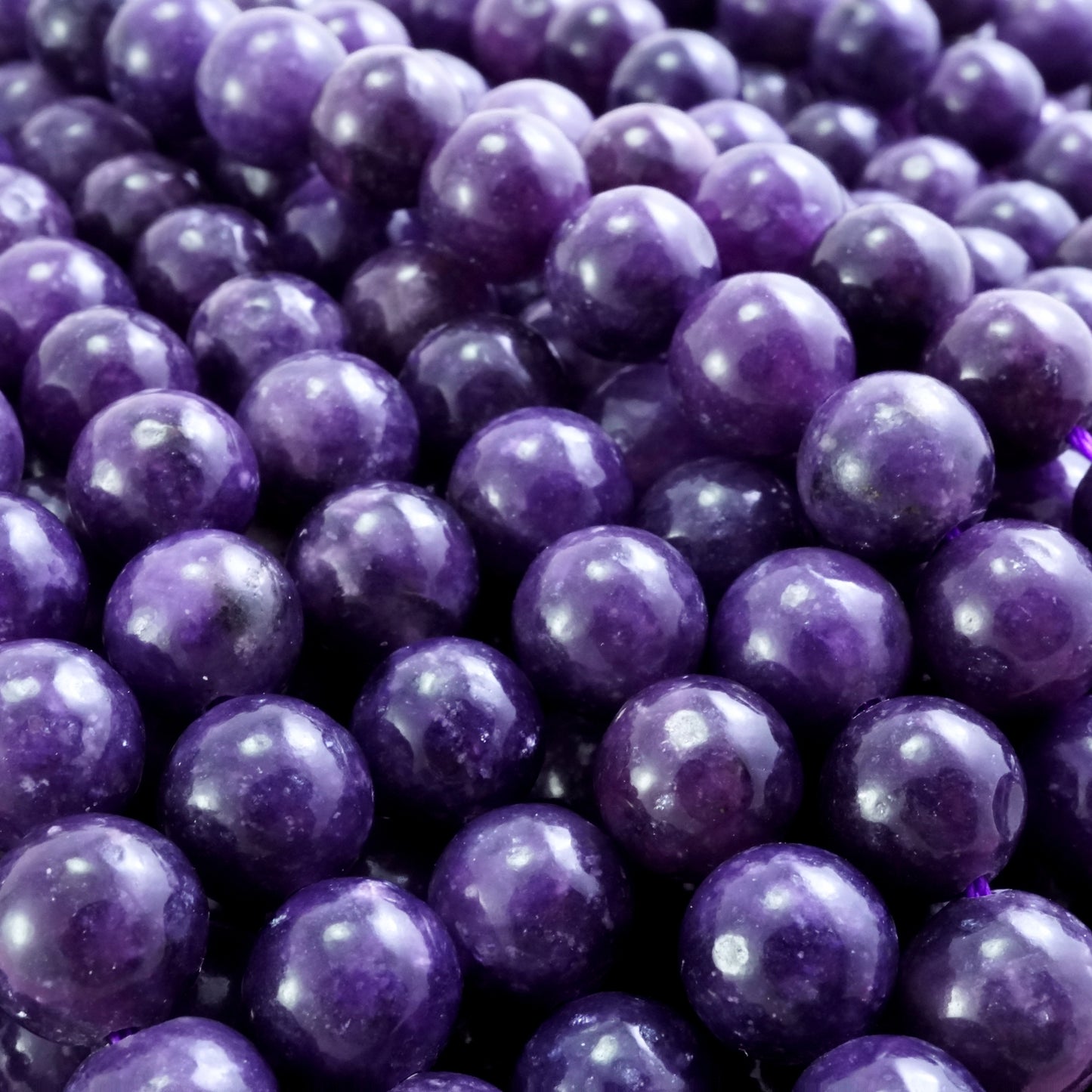 Violet Lepidolite (Round)(Smooth)(4mm)(6mm)(8mm)(10mm)(16"Strand)