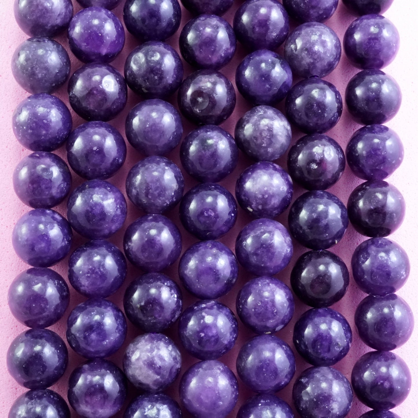 Violet Lepidolite (Round)(Smooth)(4mm)(6mm)(8mm)(10mm)(16"Strand)