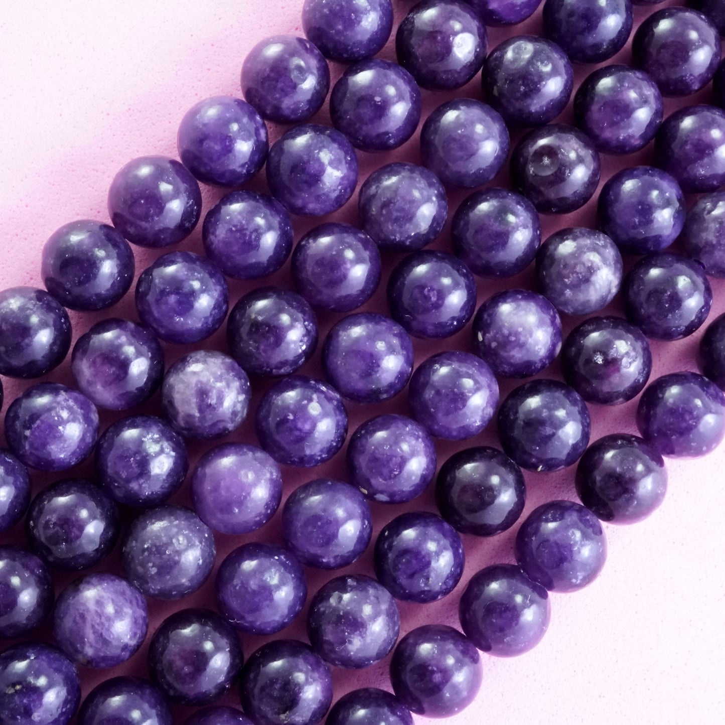 Violet Lepidolite (Round)(Smooth)(4mm)(6mm)(8mm)(10mm)(16"Strand)