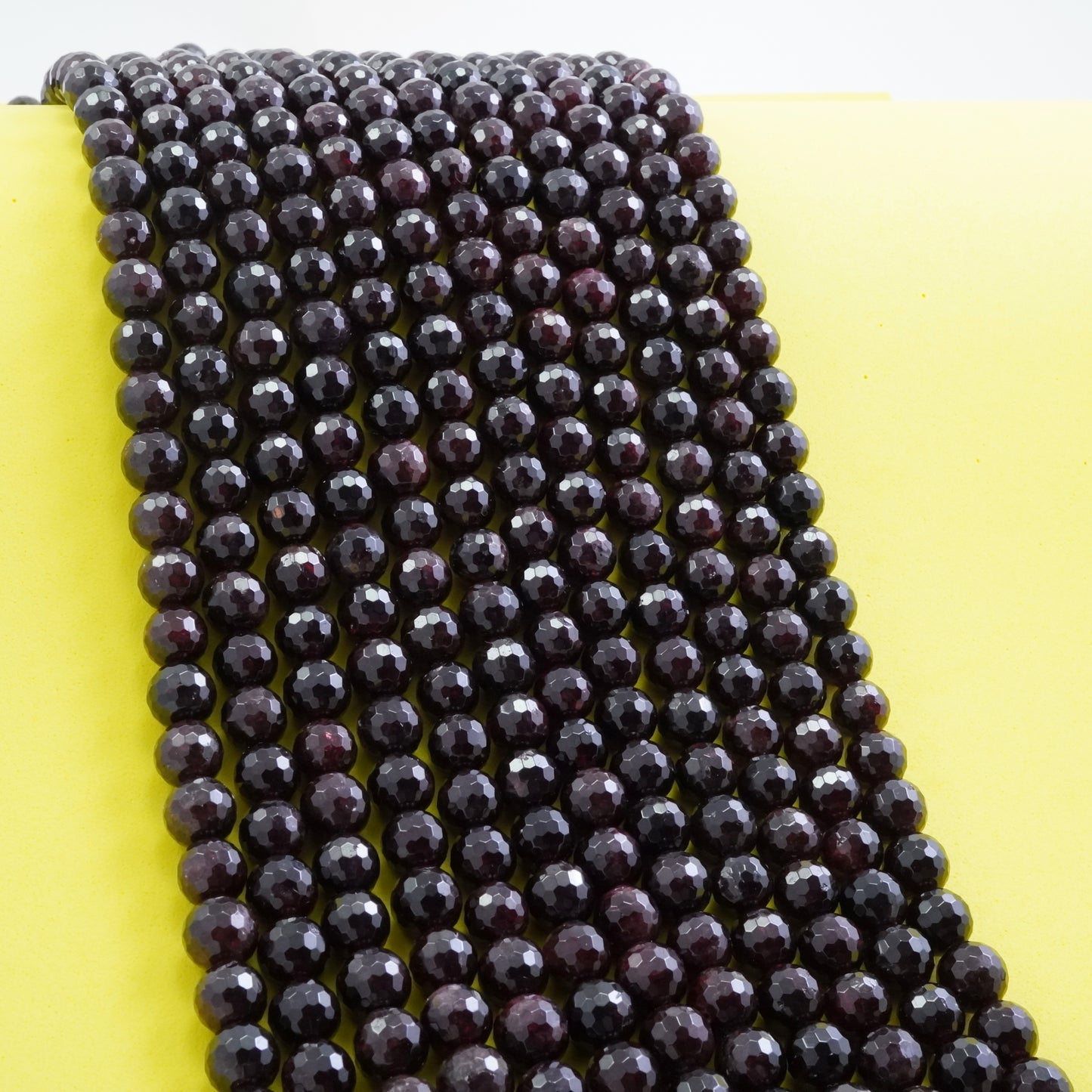 Red Garnet (Round)(Faceted)(4mm)(6mm)(8mm)(10mm)(12mm)(16"Strand)