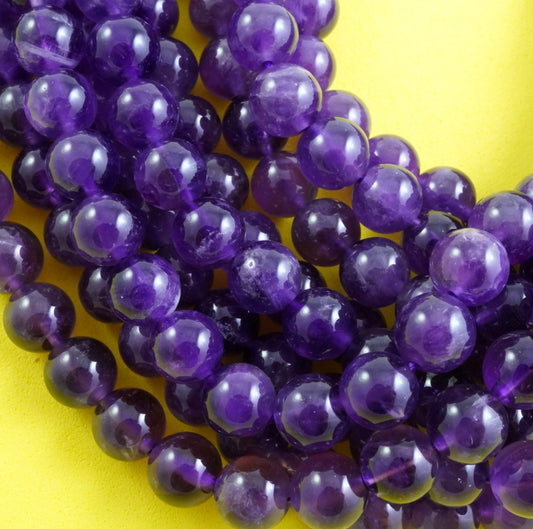 Amethyst (Round)(Smooth)(4mm)(6mm)(8mm)(10mm)(12mm)(16"Strand)