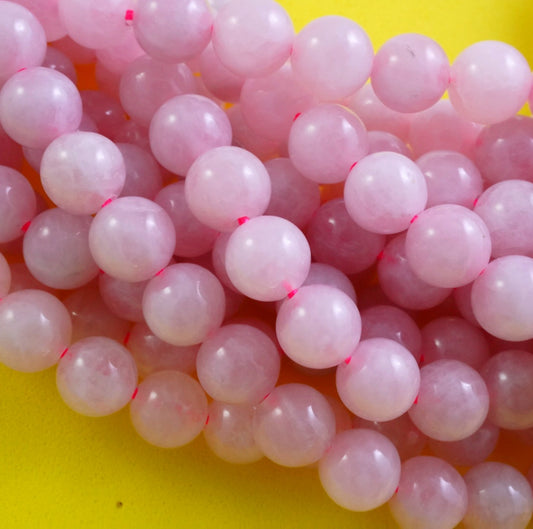 Madagascar Rose Quartz (Round)(Smooth)(4mm)(6mm)(8mm)(10mm)(16"Strand)