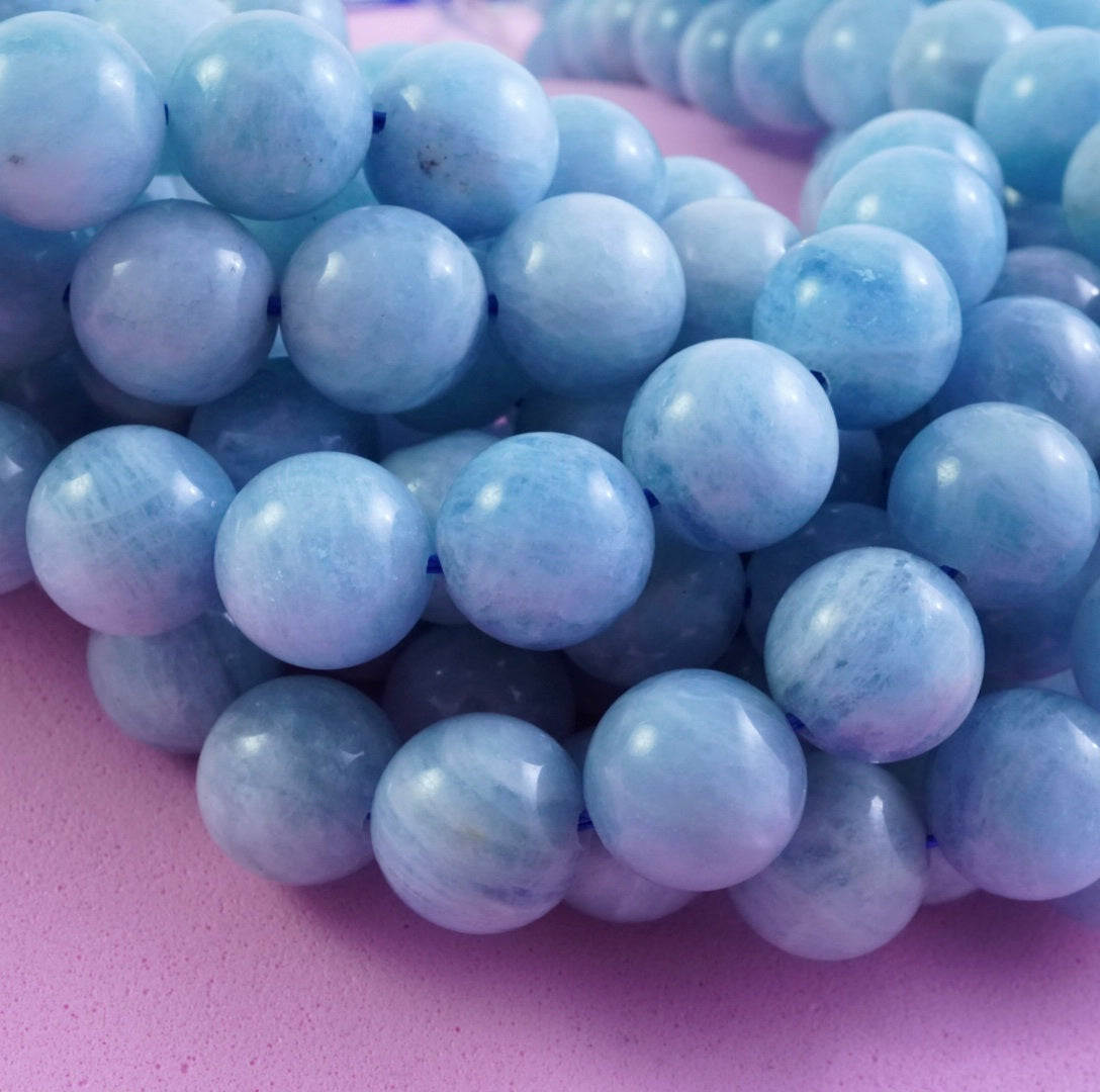 Aquamarine (Round)(Smooth)(6mm)(8mm)(10mm)(16"Strand)