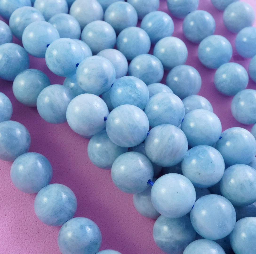 Aquamarine (Round)(Smooth)(6mm)(8mm)(10mm)(16"Strand)