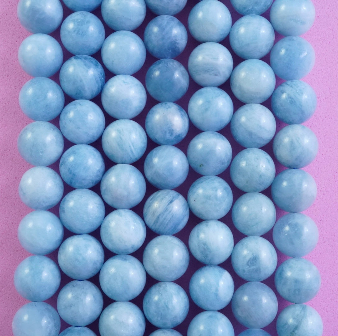 Aquamarine (Round)(Smooth)(6mm)(8mm)(10mm)(16"Strand)