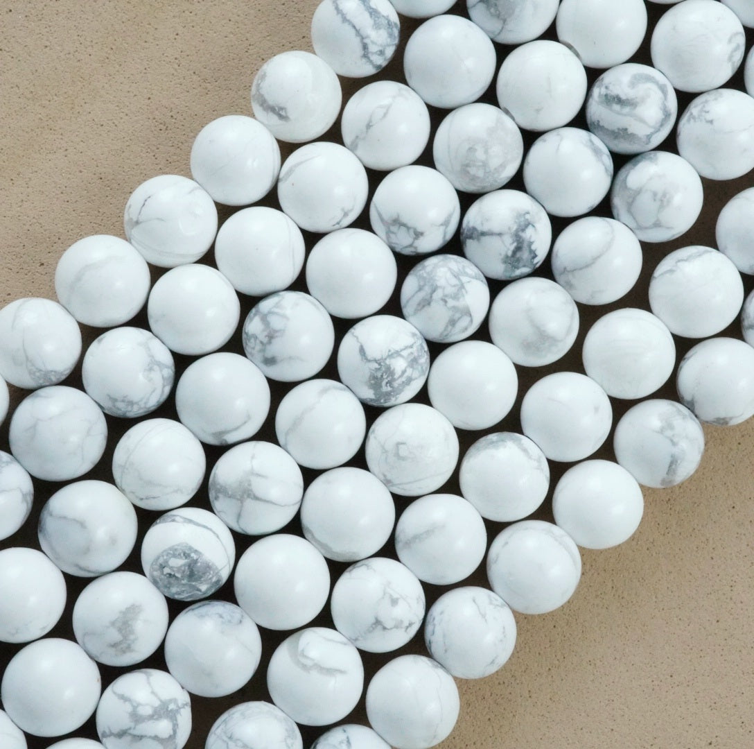 Howlite (Round)(Smooth)(4mm)(6mm)(8mm)(10mm) (12mm)(16"Strand)