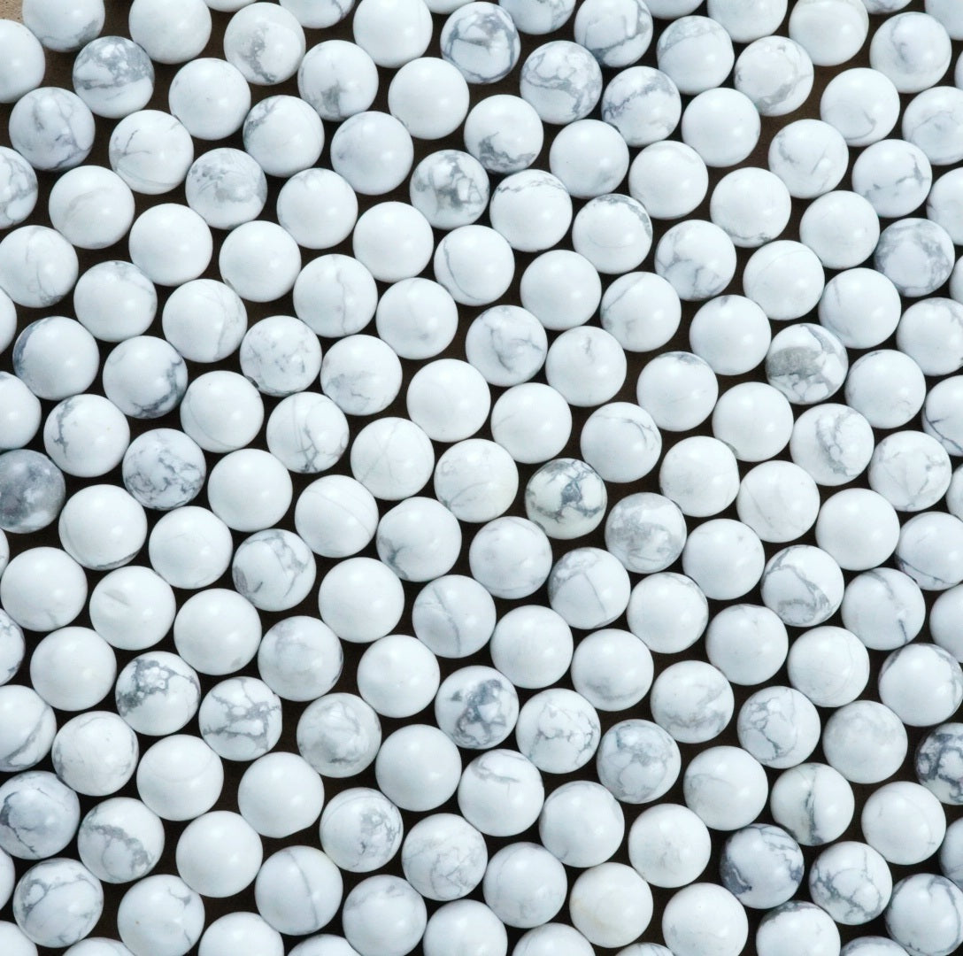 Howlite (Round)(Smooth)(4mm)(6mm)(8mm)(10mm) (12mm)(16"Strand)