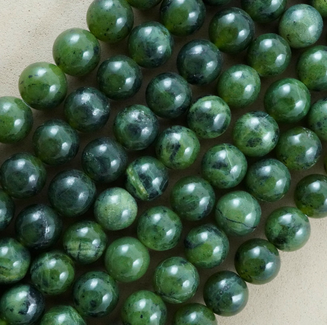 Canadian Jade (Round)(Smooth)(4mm)(6mm)(8mm)(10mm)(12mm)(16"Strand)