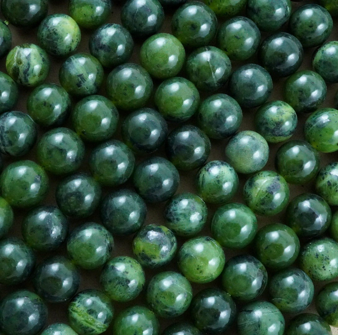 Canadian Jade (Round)(Smooth)(4mm)(6mm)(8mm)(10mm)(12mm)(16"Strand)