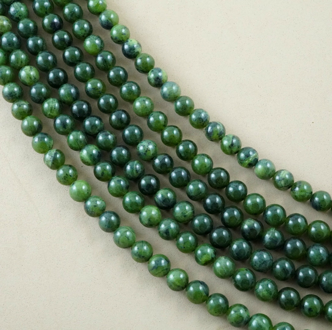 Canadian Jade (Round)(Smooth)(4mm)(6mm)(8mm)(10mm)(12mm)(16"Strand)