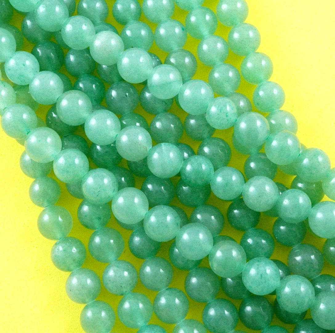 Green Aventurine (Round)(Smooth)(4mm)(6mm)(8mm)(10mm)(12mm)(16"Strand)