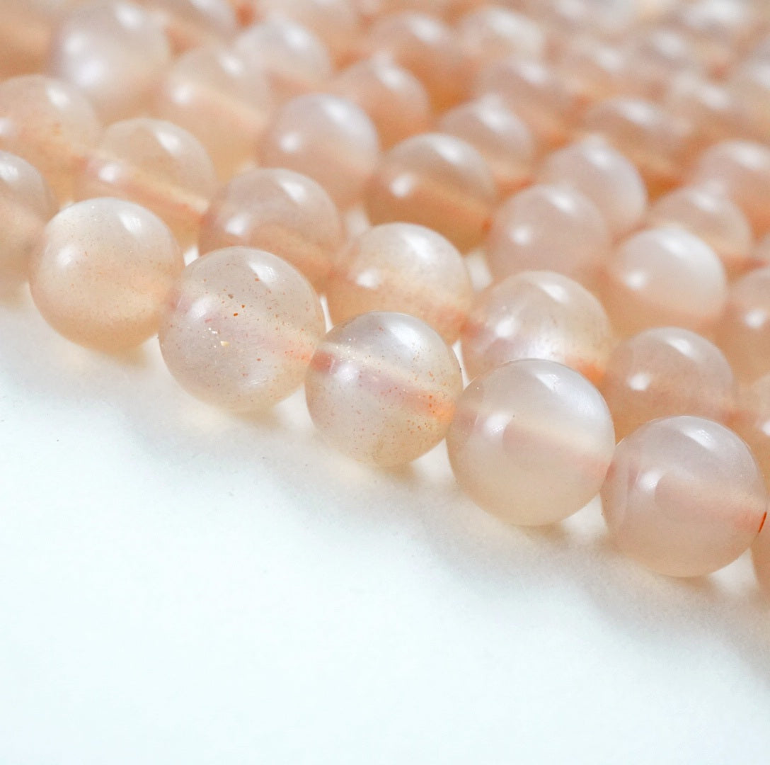 Peach Moonstone (Round)(Smooth)(4mm)(6mm)(8mm)(10mm)(12mm)(15"Strand)