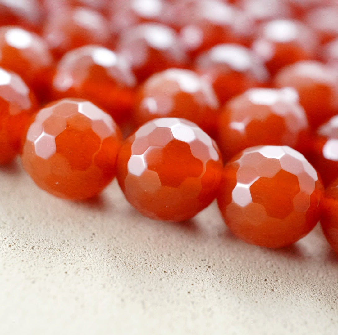 Carnelian (Round)(Faceted)(4mm)(6mm)(8mm)(10mm)(16"Strand)